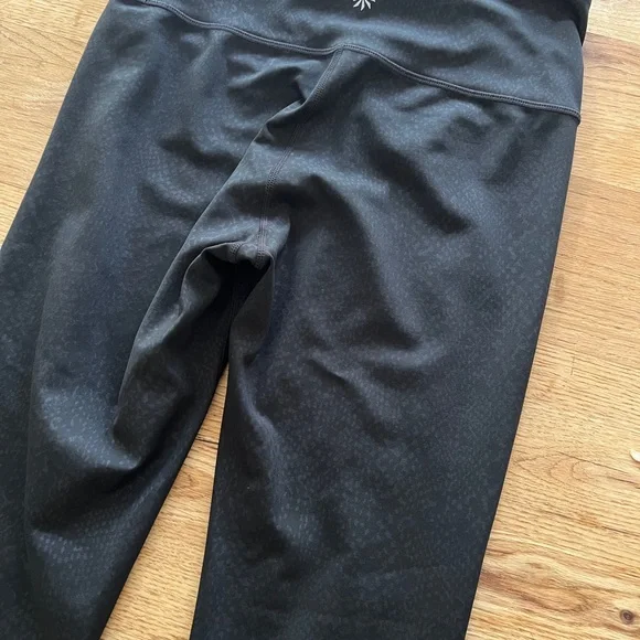 Athleta High Rise Black Serpent Snake Skin Chaturanga Leggings, Size S - Picture 6 of 8